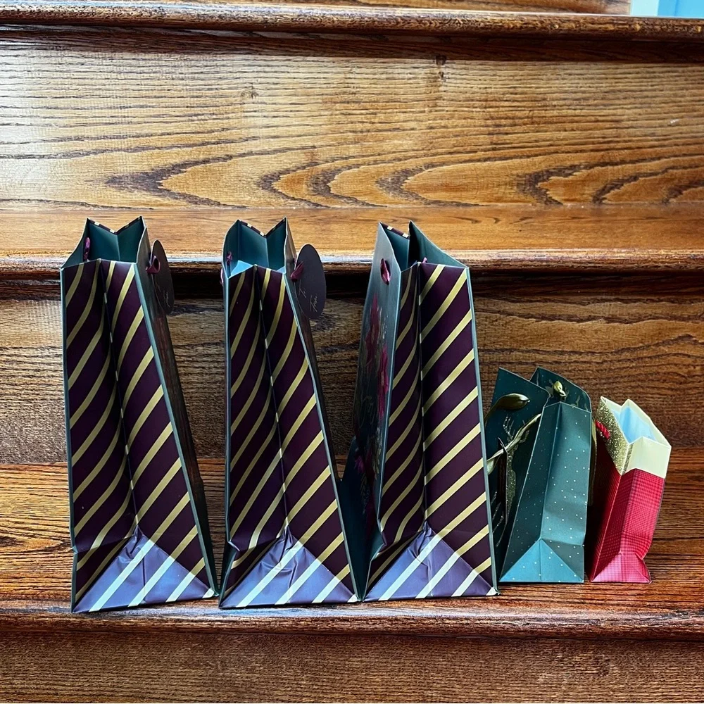 Design Focus Holiday Christmas Gift Bags
